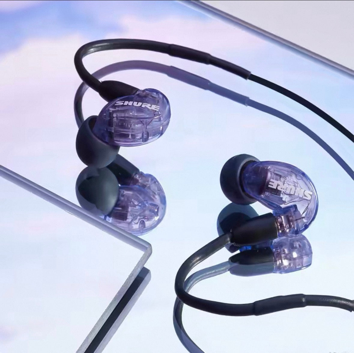 Shure SE215 earphones with included carrying case and accessories